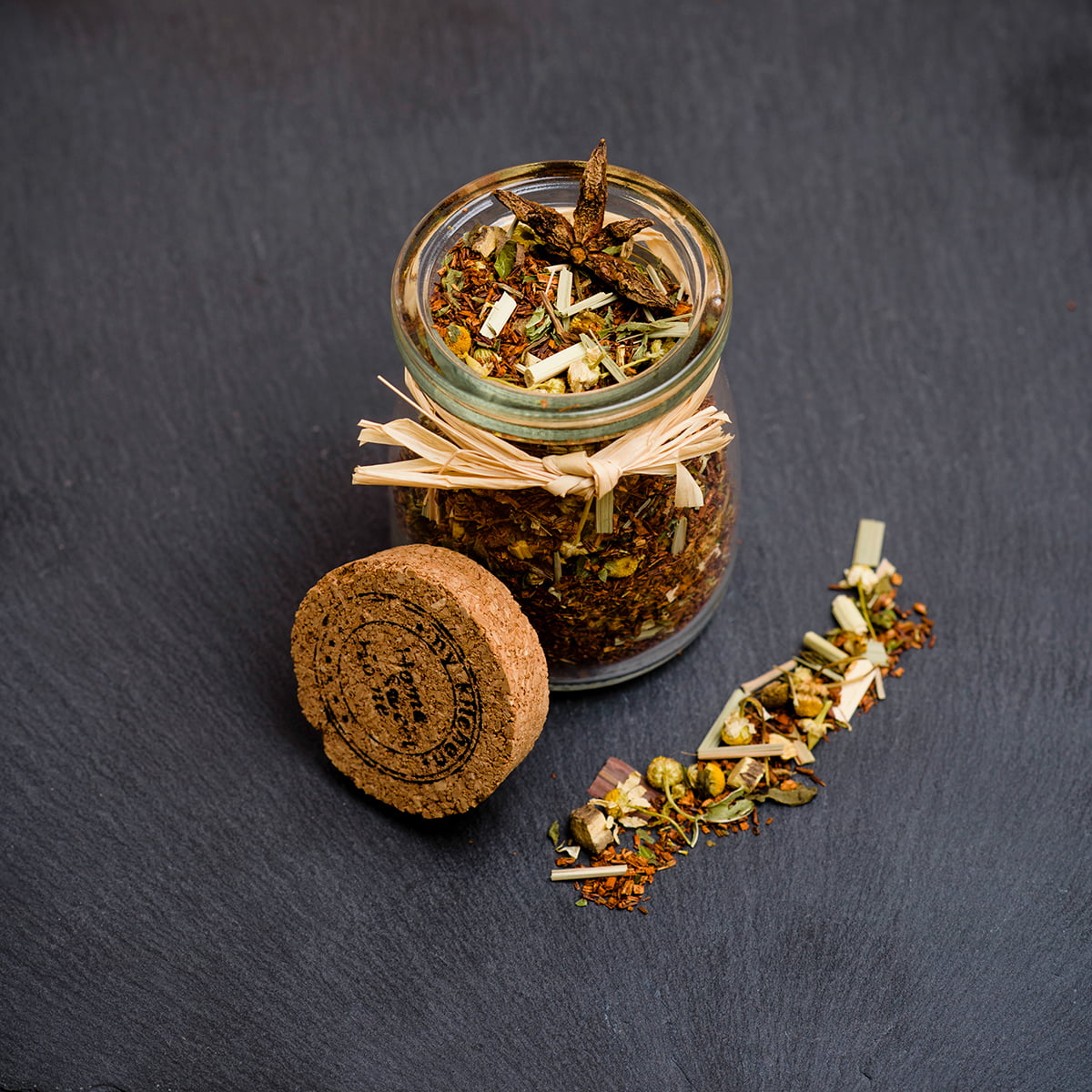 Frasco de cristal relleno de rooibos biodigest ecológico